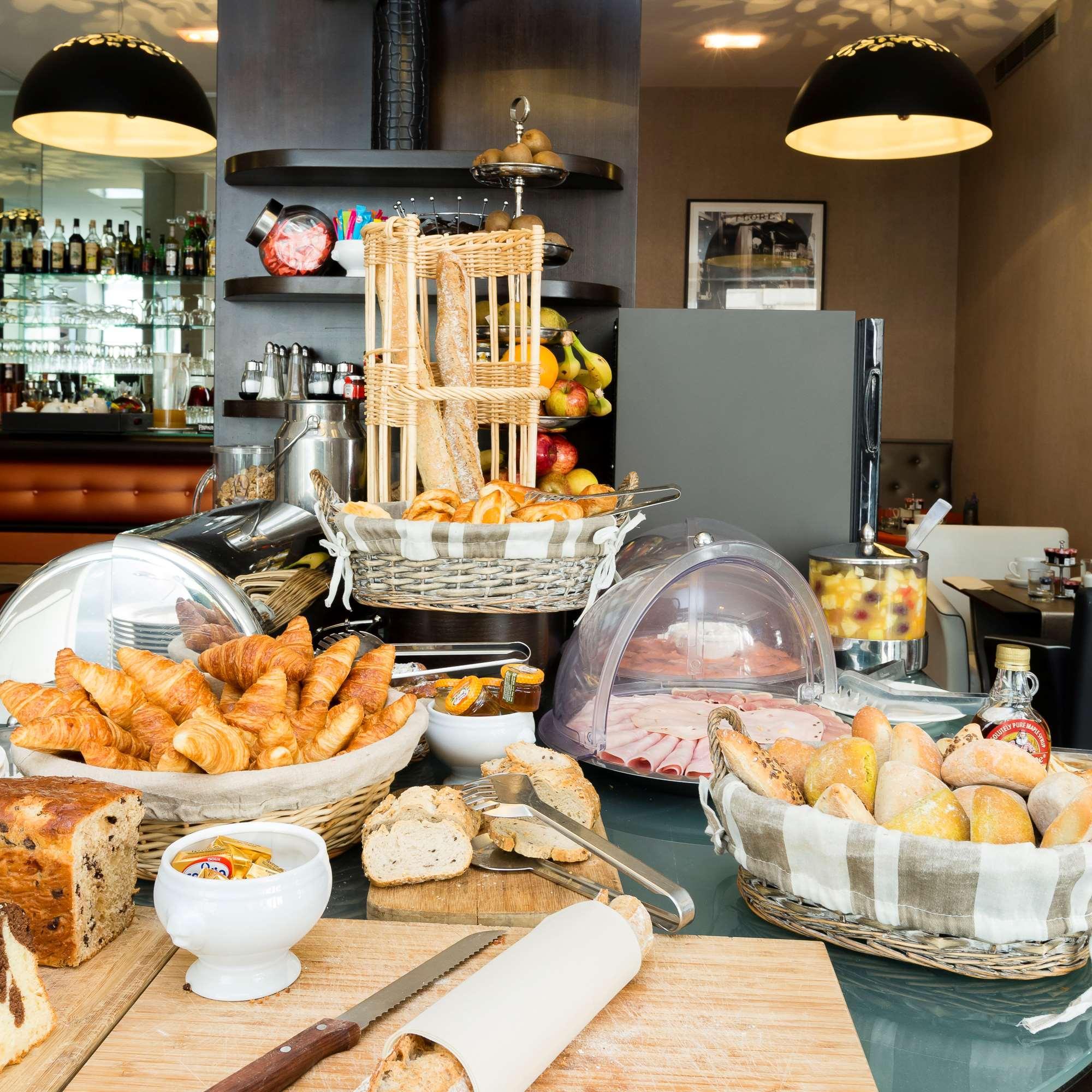 Hotel Elysees Bassano Париж Экстерьер фото