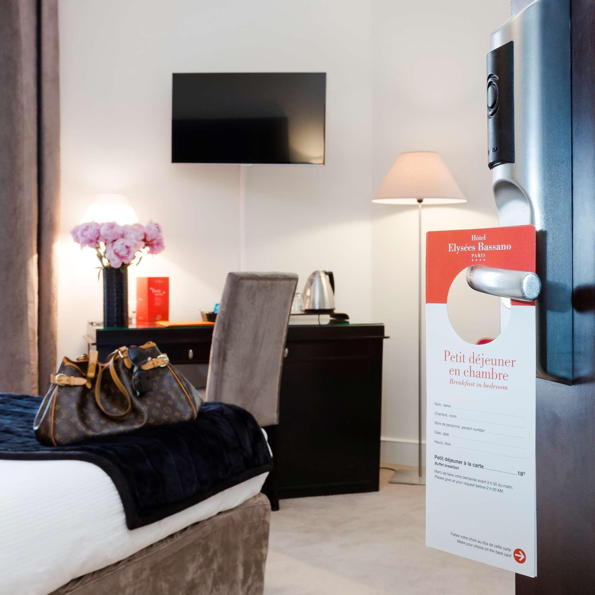 Hotel Elysees Bassano Париж Экстерьер фото