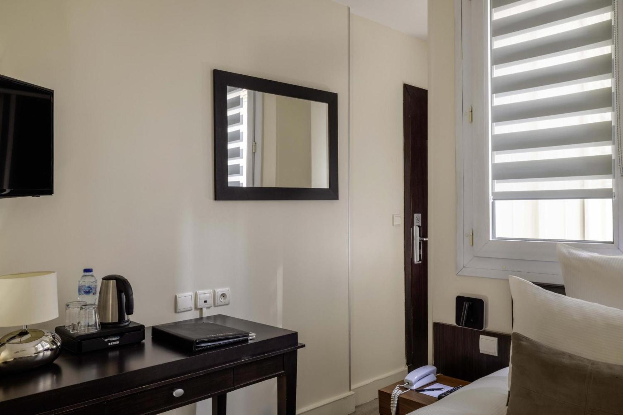 Hotel Elysees Bassano Париж Экстерьер фото