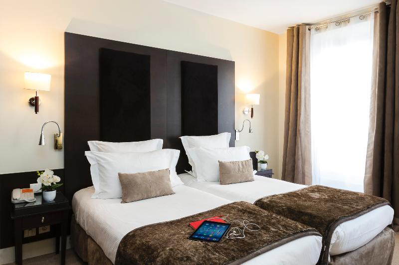 Hotel Elysees Bassano Париж Экстерьер фото
